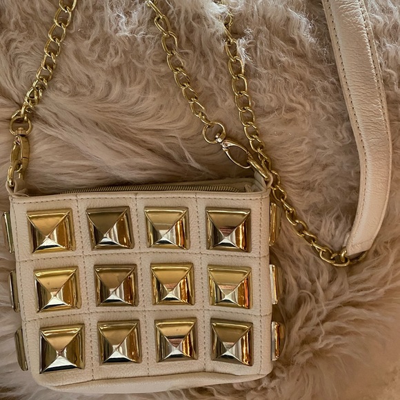 Betsy Johnson White Leather Crossbody/Clutch Bag - Picture 2 of 8